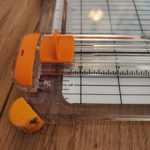 Fiskars 12" Paper Cutter - Picture 4 of 9